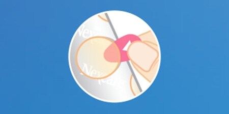 KROK 1 — otwarcie opakowania i odklejenie plastra od podłoża
